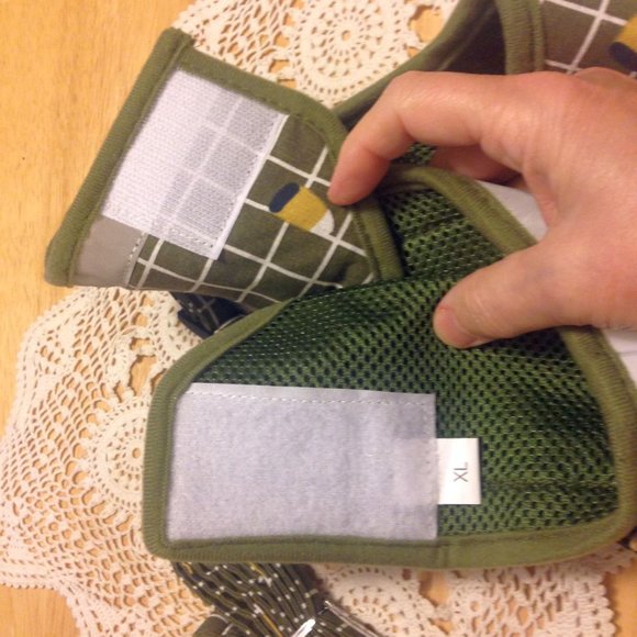 Harness Vest with reflective detail, Size XL - Picture 3 of 6